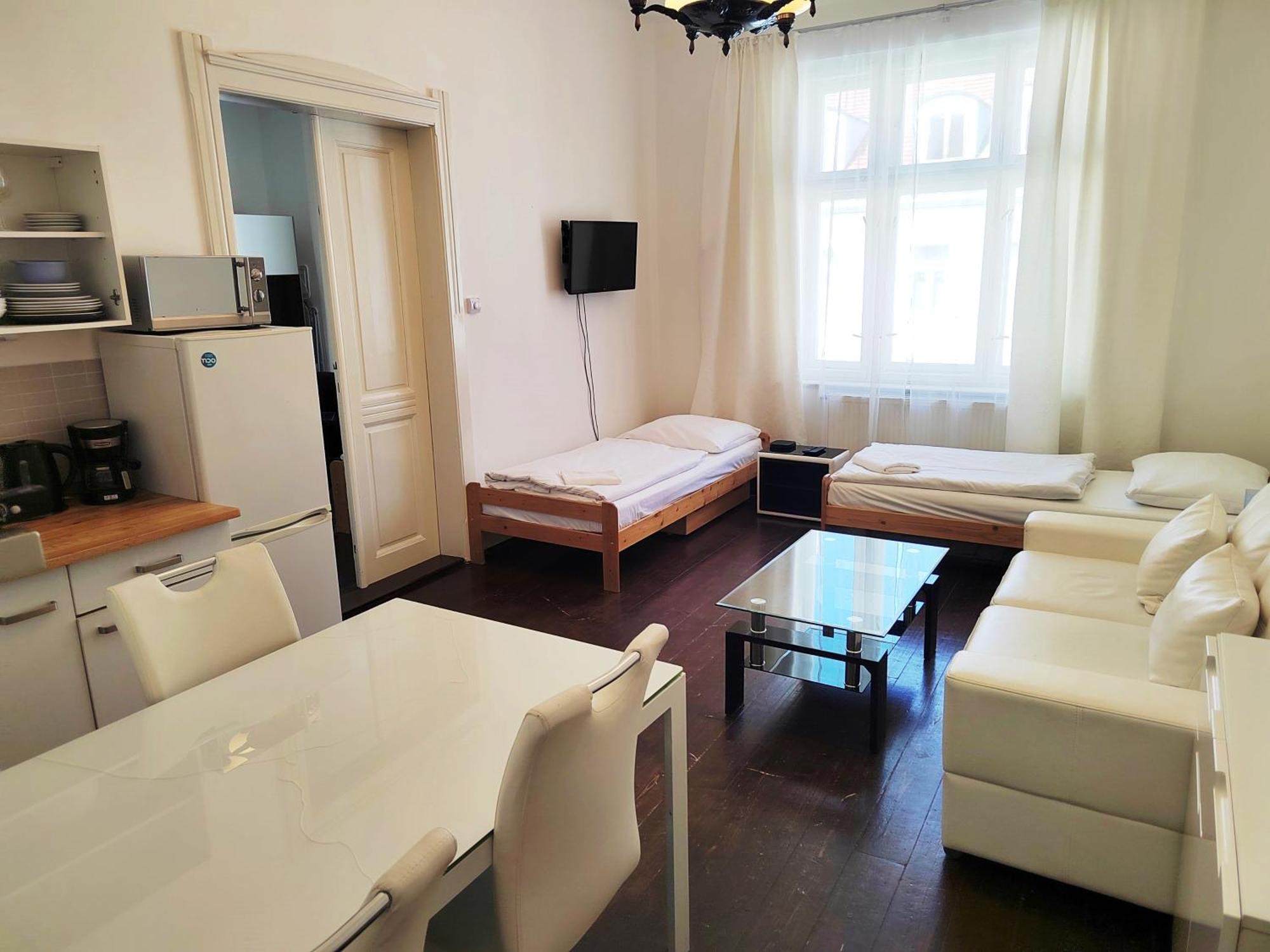Tower Apartment Прага Екстериор снимка