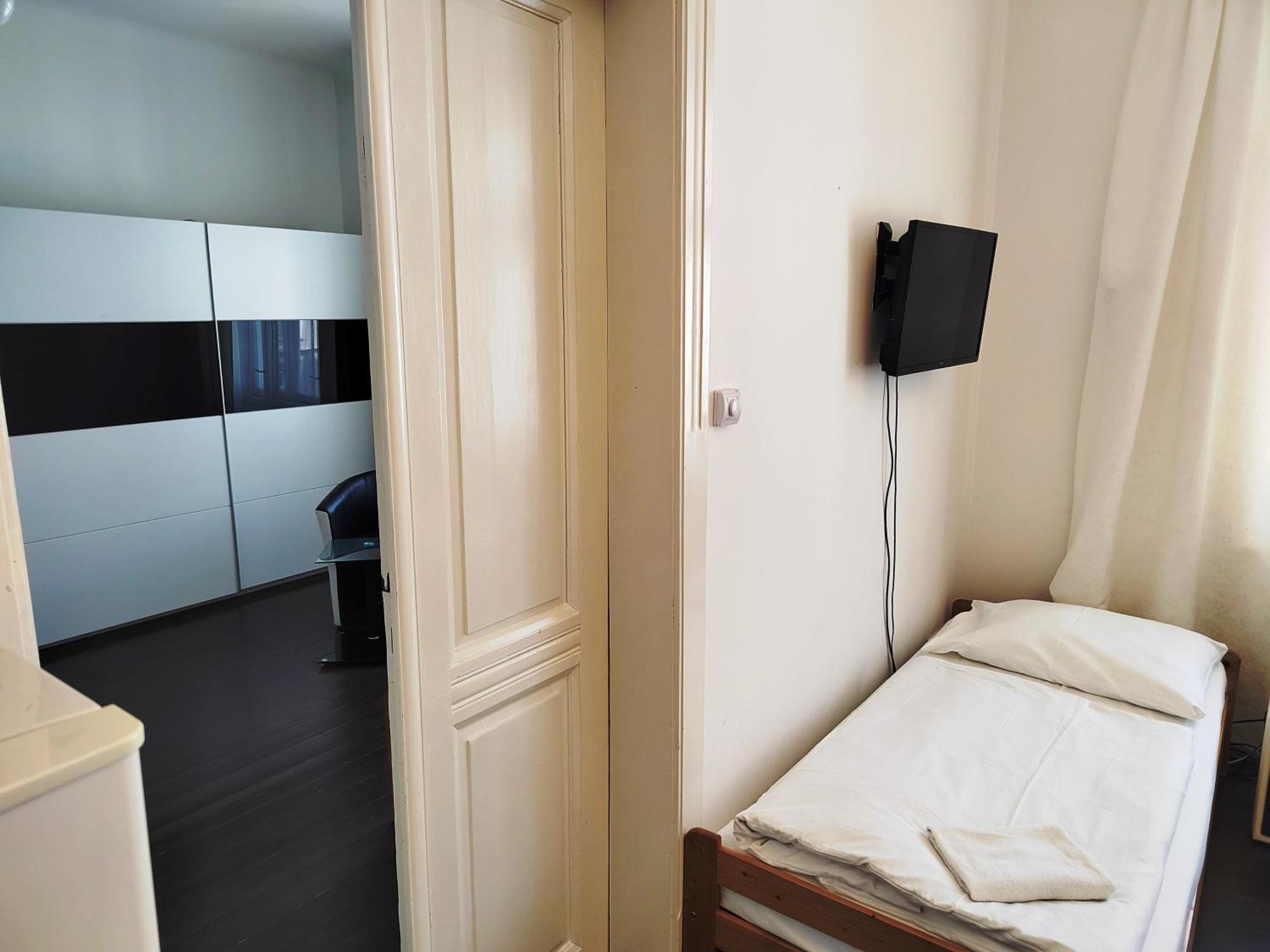 Tower Apartment Прага Екстериор снимка