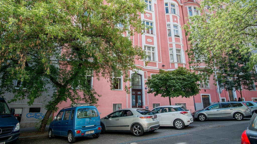 Tower Apartment Прага Екстериор снимка