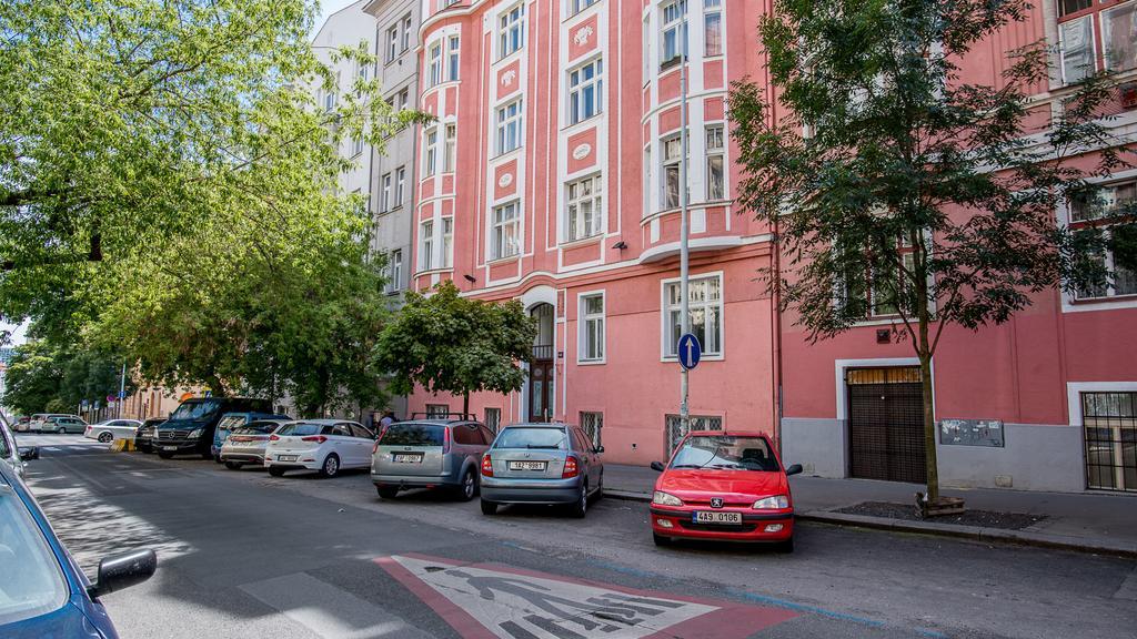 Tower Apartment Прага Екстериор снимка